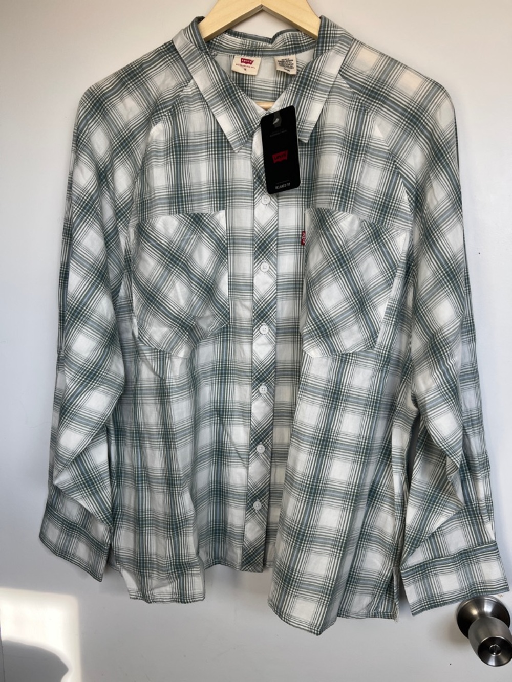 Levi's White and Green Plaid Long-Sleeve Button Down Shirt - Women’s Casual